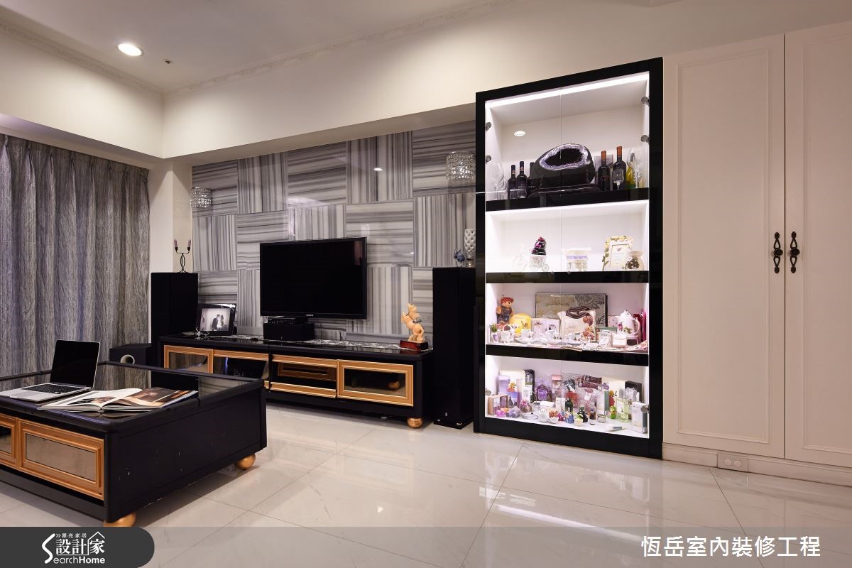 擁有大坪數的老房子原本陰暗、潮濕，沒有善用大坪數可